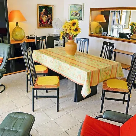Quartier Latin-8 * Fréjus